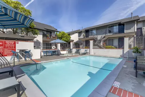 8735 Independence Ave #033, Canoga Park, CA 91304