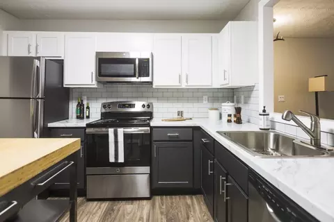 7700 Colquitt Rd #202, Atlanta, GA 30350