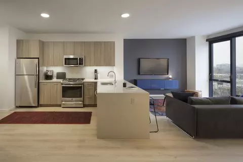 1616 E 56th St #1403, Chicago, IL 60637