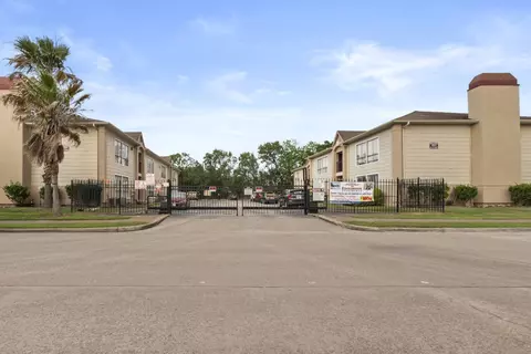 3954 Arlington Square Dr #385, Houston, TX 77034