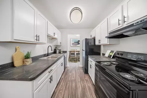 23275 Riverside Dr #3002, Southfield, MI 48033