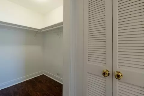5254 S Dorchester Ave #0517, Chicago, IL 60615