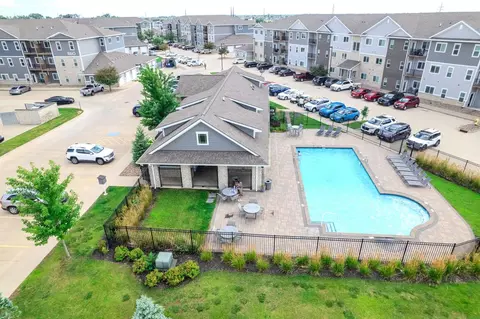 1150 SE Olson Dr #102, Waukee, IA 50263
