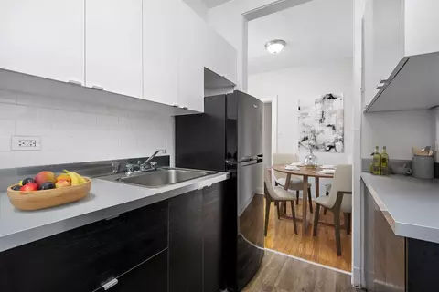 632 W Addison St #54, Chicago, IL 60613
