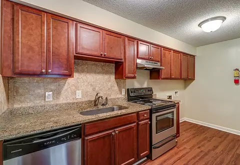 2612 Dogwood Ave #I-06, Thunderbolt, GA 31404
