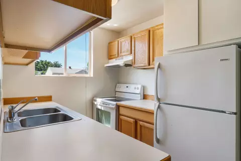 9 N Waverly Pl #109, Kennewick, WA 99336