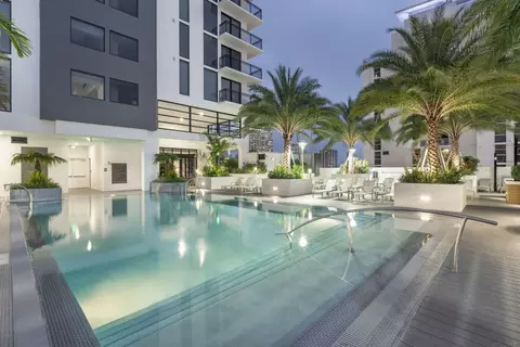 221 SW 12th St #1822, Miami, FL 33130