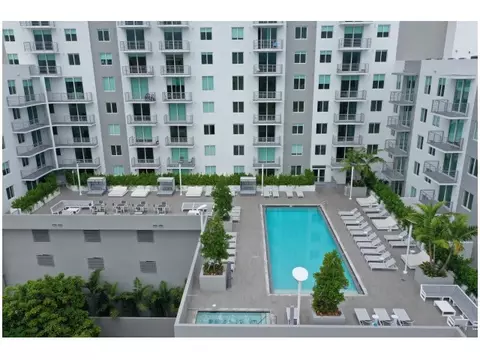 729 NW 2nd St #0813, Miami, FL 33128
