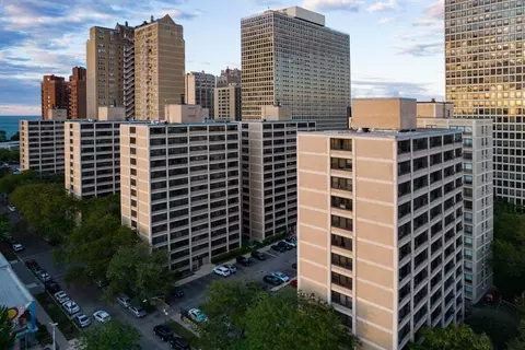 1606 E Hyde Park Blvd #05-013B, Chicago, IL 60615