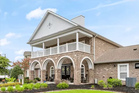 100 Delaney Dr #613, Jacksonville, NC 28546