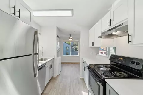 1145 S 216th St #I-105, Des Moines, WA 98198