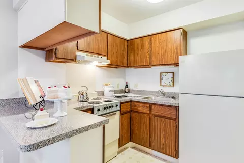 34601 Elmwood St #314, Westland, MI 48185
