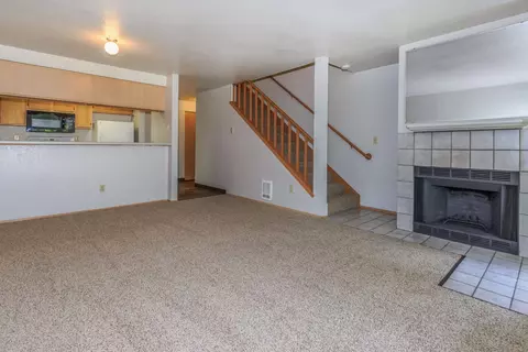 21600 S Des Moines #B101, Des Moines, WA 98198