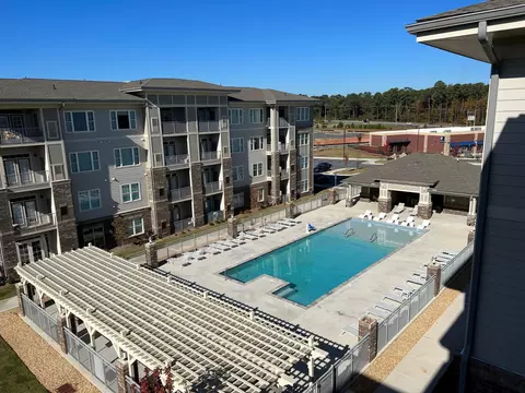 200 Mckenzie Ridge Dr #11-104, Clayton, NC 27527