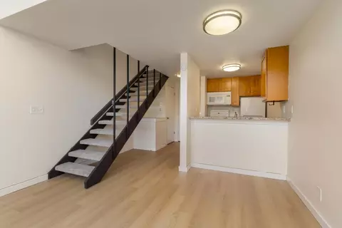 312 Harvard Ave E #202, Seattle, WA 98102