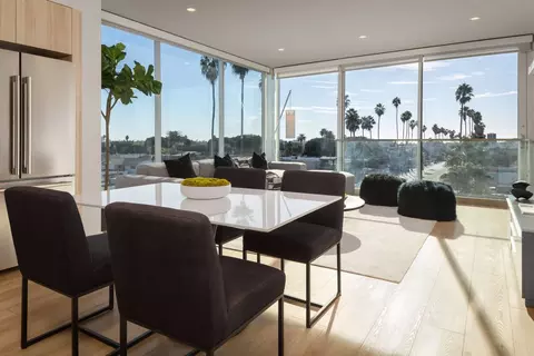 12431 Rochester Ave #305, Los Angeles, CA 90025
