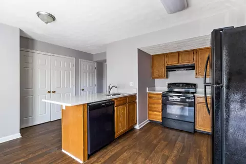 3353 Cove Lake Dr #423, Lexington, KY 40515
