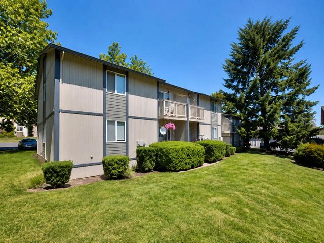 8870 N Columbia Blvd #98-8, Portland, OR 97203