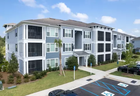 100 Central Ave #7110, Garden City, GA 31405