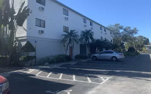 7525 83rd St N #218, Seminole, FL 33777