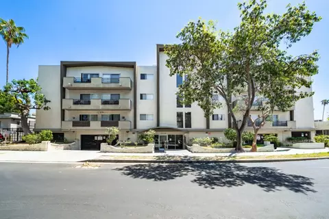 1536 N Serrano Ave #212, Los Angeles, CA 90027