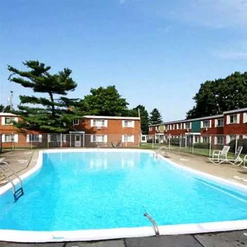 13308 Starlite Dr #207D, Brook Park, OH 44142