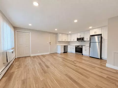 13308 Starlite Dr #207D, Brook Park, OH 44142