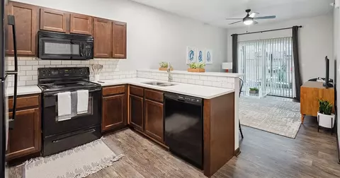 4454 NW 142nd St #4430-303, Urbandale, IA 50323