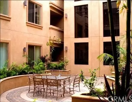 8633 California Ave #406, South Gate, CA 90280