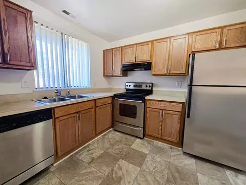 22295 Indian Creek Dr #21351, Farmington Hills, MI 48335
