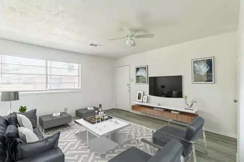 934 W 14th St #15 1013, Port Arthur, TX 77640