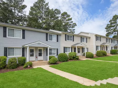 2421 Fairway Dr #27-04A, Raleigh, NC 27603