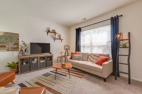 1 Village Gate Blvd #058, Delaware, OH 43015