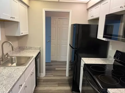 1405 Marshall St #102, Redwood City, CA 94063