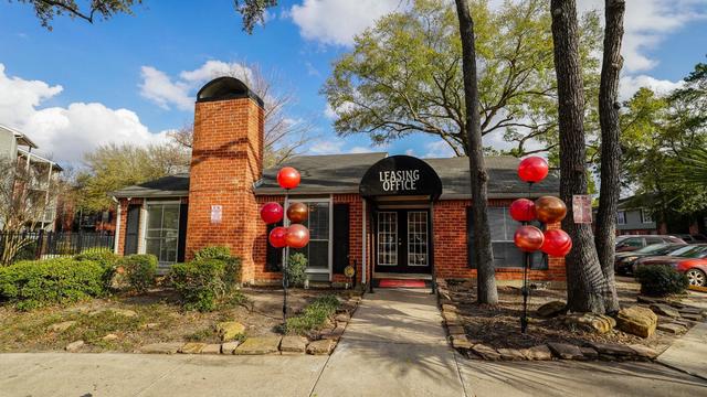 14000 Ella Blvd #1706, Houston, TX 77014