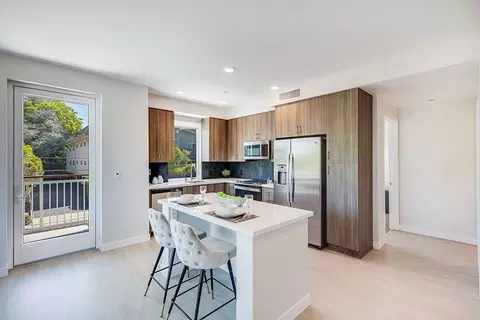 1545 San Antonio St #301, Menlo Park, CA 94025