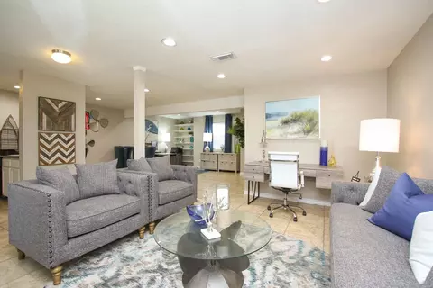 5601 Fm 517 Rd E #7-706, Dickinson, TX 77539