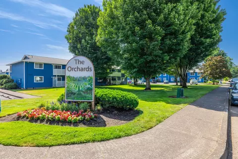450 S Pine St #A103, Canby, OR 97013