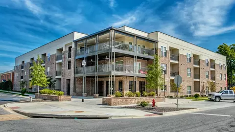 2220 11th St #308, Tuscaloosa, AL 35401