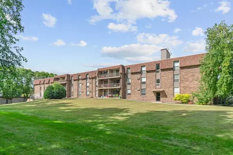 222 Wentworth Ave W #310, West St. Paul, MN 55405