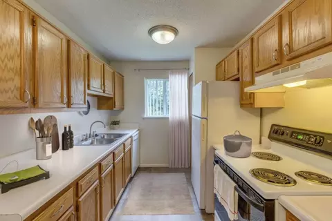 5800 Christine #1675302, Westland, MI 48185