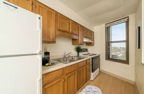 625 W 2nd St #3A, Duluth, MN 55806