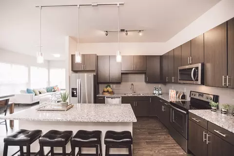 5700 Highlands Plaza Dr #1015, Saint Louis, MO 63110