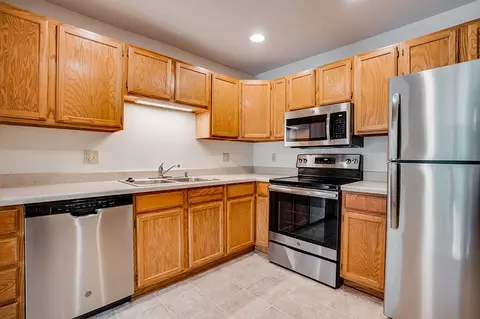1 Riverplace Dr #214, La Crosse, WI 54601
