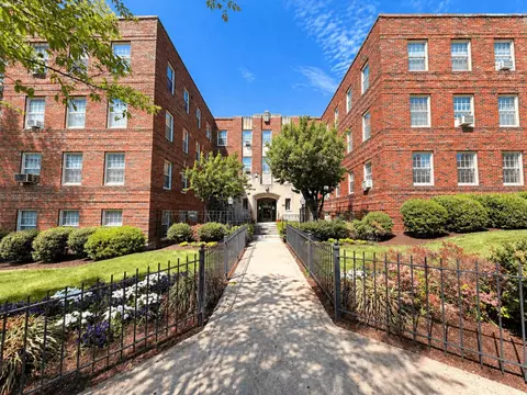 1401 Sheridan St NW #302, Washington, DC 20011