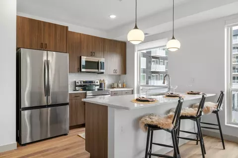 9920 Wayzata Blvd #641, Saint Louis Park, MN 55426