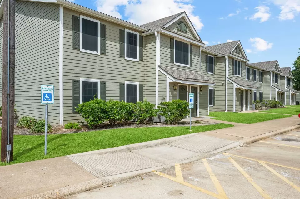  3625 Wellborn Rd #4-0401, Bryan, TX 77801 photo 2