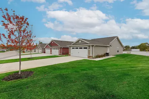 4106 Red Willow Dr #1657D, Holt, MI 48842
