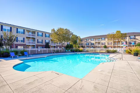 1025 Kensington Dr #33532, Jacksonville, NC 28546