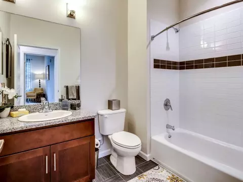 415 Center Pointe Dr #207, Mechanicsburg, PA 17050